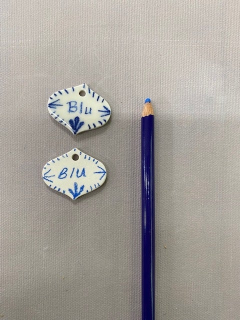  YFDB Underglaze Pencils, (Gam Blue, 2ps) Underglaze Pencils  for Pottery. Black Underglaze Pencil Precision Underglaze Pencil for  Pottery : Arts, Crafts & Sewing